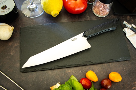 Santoku Messer mit schwarzem Griff
