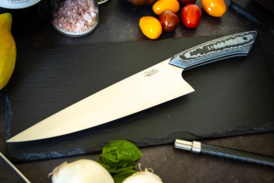 Kochmesser mit schwarz/grauem Griff