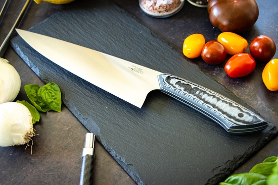 Kochmesser mit schwarz/grauem Griff