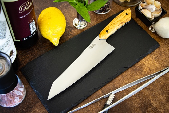 Santoku Messer mit Griff aus Olivenholz