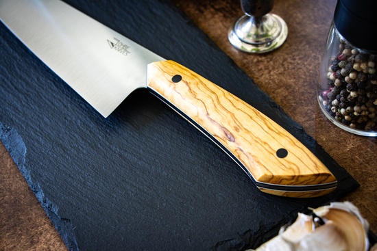 Santoku Messer mit Griff aus Olivenholz