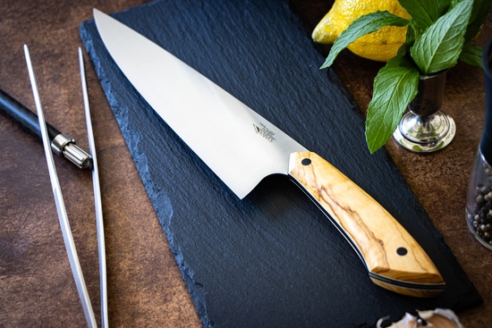 Kochmesser mit Griff aus Olivenholz