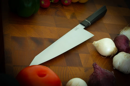 Atticus Gyuto mit Ebenholzgriff
