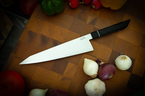 Atticus Gyuto mit Ebenholzgriff