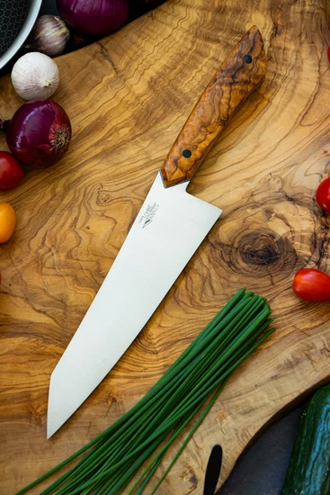 Santoku Messer mit Griff aus Olivenholz