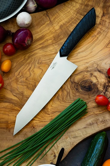 Santoku Messer mit schwarzem Griff