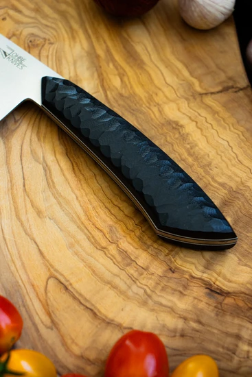 Kochmesser mit schwarzem Griff